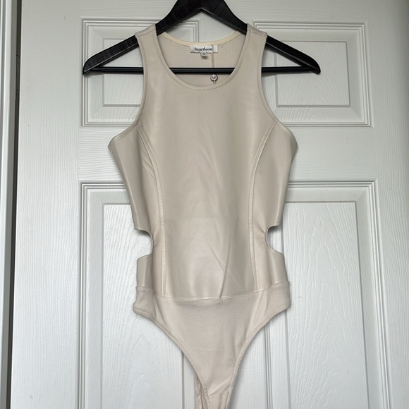 HEARTLOOM | Abby Bodysuit Sz S - Picture 4 of 8